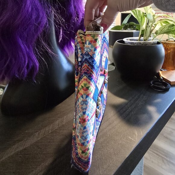 👁️Chula Pyramid Crossbody Bag - Evil Eye Embroidery - Bold & Unique! - Picture 5 of 8